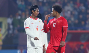 Bị cầu thủ Myanmar nói 'không phải người Việt Nam', Xuân Son đáp trả đanh thép