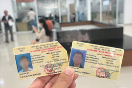 Đang chờ cấp lại bằng, lái xe ra đường có bị phạt?