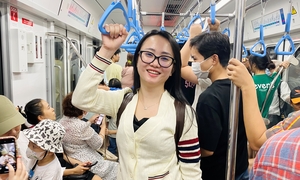 Một ngày đi làm bằng tuyến Metro số 1 Bến Thành - Suối Tiên