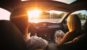 Mẹo giảm chói mắt khi ô tô ngược nắng