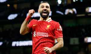 Thắng đậm Tottenham, Liverpool củng cố ngôi đầu bảng xếp hạng