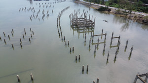 Nhếch nhác 'trận địa' cọc bê tông của dự án bỏ hoang trên danh thắng ở Huế 