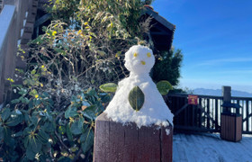 Nhiệt độ xuống dưới 1 độ C, Fansipan xuất hiện lớp băng trắng xóa