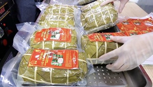 Món đặc sản từ loại gà siêu đắt đỏ 'cháy hàng' trước Tết