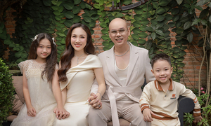 'Anh tài' Phan Đinh Tùng khoe vợ đẹp, con ngoan
