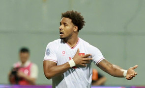 Nguyễn Xuân Son: Trọng tài sai, bóng chưa chạm tay