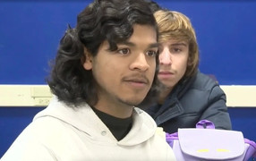 Hai nam sinh phản ứng cực nhanh, cứu sống thầy giáo bị ngừng tim