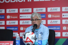 HLV Singapore: Phải hóa giải cả đội Việt Nam, không riêng Xuân Son