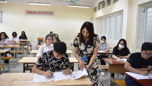 Giáo viên dạy thêm không đúng quy định có phải trả lại tiền cho học sinh?