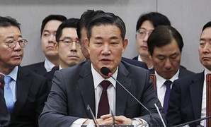 Công tố viên thẩm vấn Cố vấn An ninh quốc gia Hàn Quốc Shin Won-sik