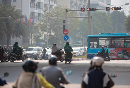 Sở GTVT Hà Nội rà soát, yêu cầu khắc phục đèn tín hiệu 'đang xanh bất ngờ đỏ'