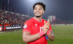 Hậu vệ Thái Lan nói 'không biết là ai', Xuân Son ghi 2 bàn đáp trả