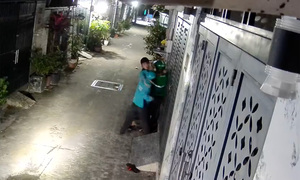 Xác minh vụ tài xế công nghệ đánh, ném pháo nổ vào người khác ở TP.HCM