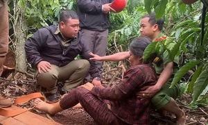 Một phụ nữ thoát chết hy hữu khi rơi xuống giếng sâu 25m, mắc kẹt 24h ở Đắk Lắk
