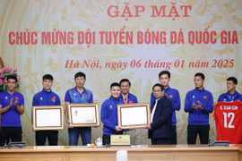 6 cầu thủ đội tuyển Việt Nam được tặng thưởng Huân chương Lao động