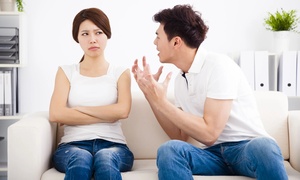 Chồng xách túi lớn túi nhỏ biếu Tết sếp nhưng bố mẹ vợ không được hộp bánh