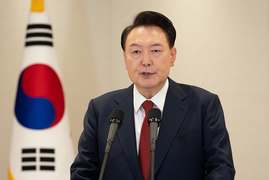 Toà án gia hạn lệnh bắt giữ Tổng thống Hàn Quốc Yoon Suk-yeol