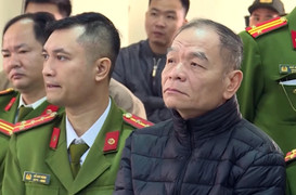 Bị cáo Lê Thanh Vân khai doanh nghiệp 'dúi' phong bì để cảm ơn