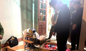 Lật tẩy bí ẩn đằng sau chiếc xe tải chuyên 'ship' hàng đến các hiệu tạp hóa
