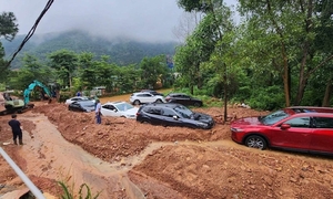 Cách xử lý khi ô tô ngập bùn đất