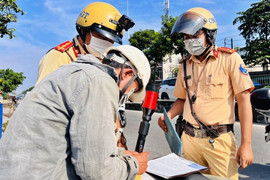 Không có giấy phép lái xe máy bị phạt bao nhiêu tiền?