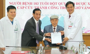 Cụ ông 103 tuổi hồi phục thần kỳ sau đột quỵ não