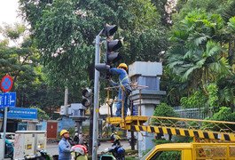 TP.HCM lắp đèn tín hiệu cho phép xe máy rẽ phải khi gặp đèn đỏ