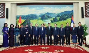 Thủ tướng Phạm Minh Chính hội kiến Tổng Bí thư, Chủ tịch Lào