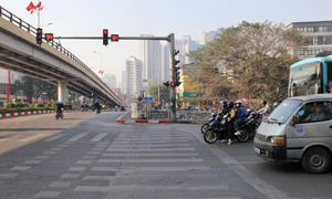 Sở GTVT Hà Nội lý giải đèn đỏ dài 2 phút nhưng đèn xanh chỉ 20 giây