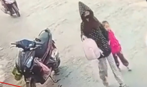Truy tìm cô gái vào trường mầm non nghi bắt cóc bé gái 4 tuổi