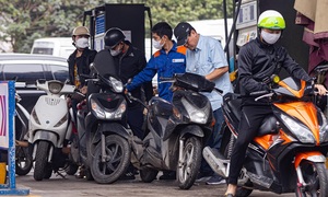 Ngày mai, giá xăng dầu được dự báo tăng lần thứ ba liên tiếp kể từ đầu năm