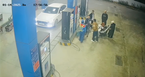 Tài xế ô tô đánh tới tấp vào mặt nhân viên cây xăng: Thông tin mới nhất