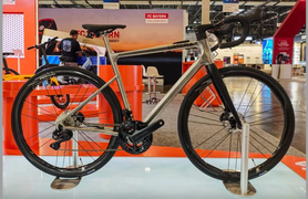 Xe đạp điện Titanium Zero giá ngang xế hộp hạng sang