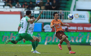 Tuyển thủ Việt Nam khiến em họ Công Phượng lu mờ trong ngày ra mắt V.League