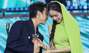 Đường tình ồn ào của 'hoàng tử ballad' Soobin