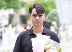 Chàng shipper không có bằng đại học trở thành tiếp viên ở sân bay quốc tế