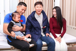 HLV Kim Sang-sik làm điều 'đặc biệt' với Đình Triệu