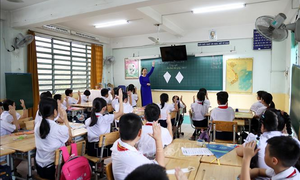 Giáo viên dạy thêm miễn phí học sinh tiểu học có bị cấm?