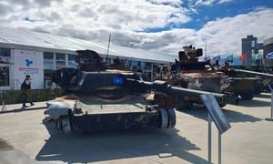 Tại sao Mỹ bình thản trước việc Nga mổ xẻ xe tăng M1A1 Abrams?