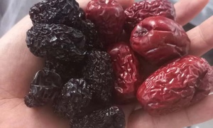 Táo đỏ khô và táo đen khô có gì khác nhau?