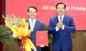Bộ trưởng, Chủ nhiệm Ủy ban Dân tộc Hầu A Lềnh làm Bí thư Tỉnh ủy Hà Giang