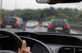 Bí kíp chăm sóc ô tô vào mùa mưa phùn 