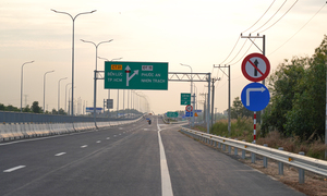 Miễn phí lưu thông trên 2 đoạn cao tốc Bến Lức - Long Thành