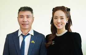 Vợ NSND Công Lý chảy nước mắt khi chồng lên sân khấu nhận bằng khen 