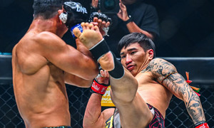 'Vua Muay Thái' đấm gục học trò của huyền thoại Buakaw