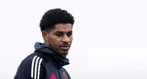 HLV Man Utd thà cho trợ lý U70 vào sân còn hơn dùng Rashford