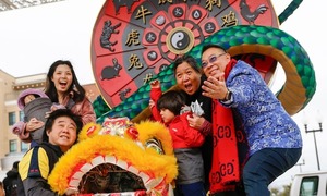 Thế giới đón Tết Nguyên đán Ất Tỵ 2025