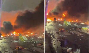 Rơi máy bay ở Mỹ gây nổ lớn khiến nhiều ô tô bốc cháy