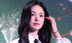 Sao Hàn 3/2: Song Hye Kyo bị chê 'già nua', bố Jae Joong đẹp như tài tử
