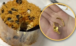 Cô gái nhai gãy đôi chiếc nhẫn cầu hôn mà bạn trai giấu trong bánh kem